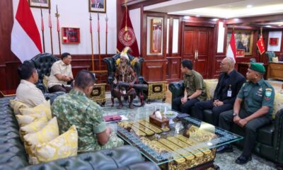 Pertemuan Menhan Sjafrie dan Kepala Suku Muyu Jadi Simbol Persaudaraan Bangsa