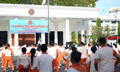 Irjen Kemhan Pimpin Olahraga Bersama, Perkuat Kebersamaan dan Produktivitas Pegawai