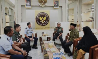 Kemhan Berangkatkan Jamaah Umroh Penghargaan untuk Keluarga Korban KKB Papua