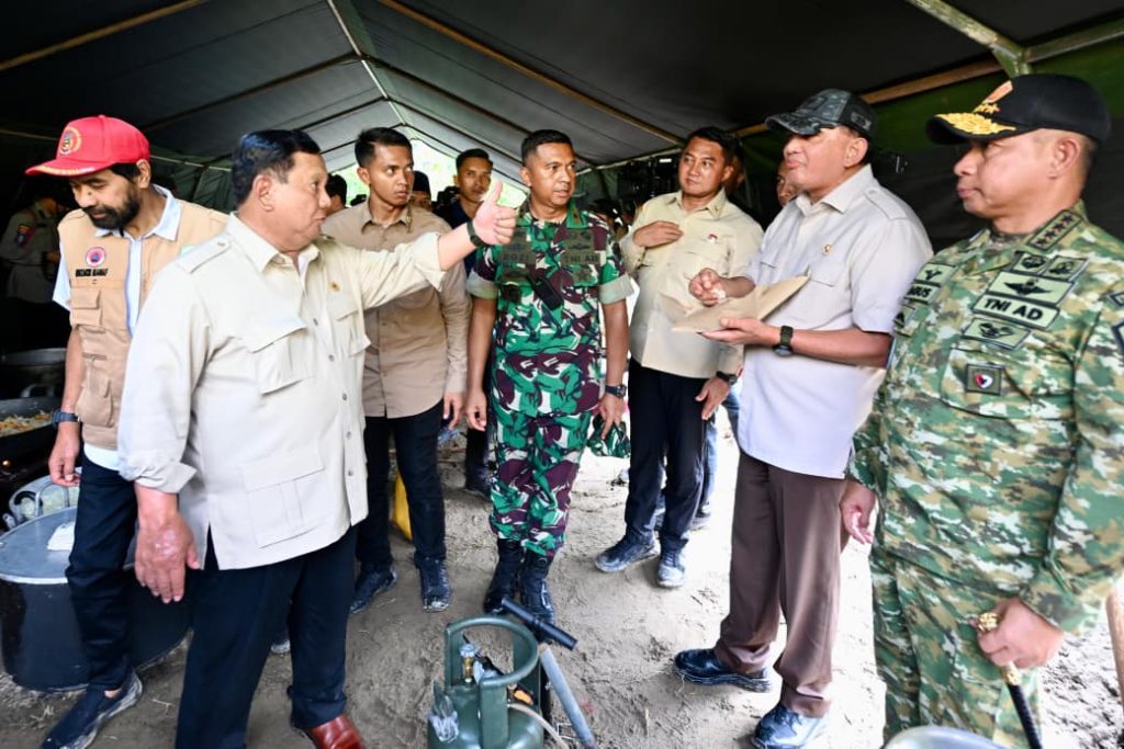 Menhan Dampingi Presiden Tinjau Pemulihan Aceh: Pembangunan Jembatan, Hingga Pastikan Kebutuhan Pengungsi