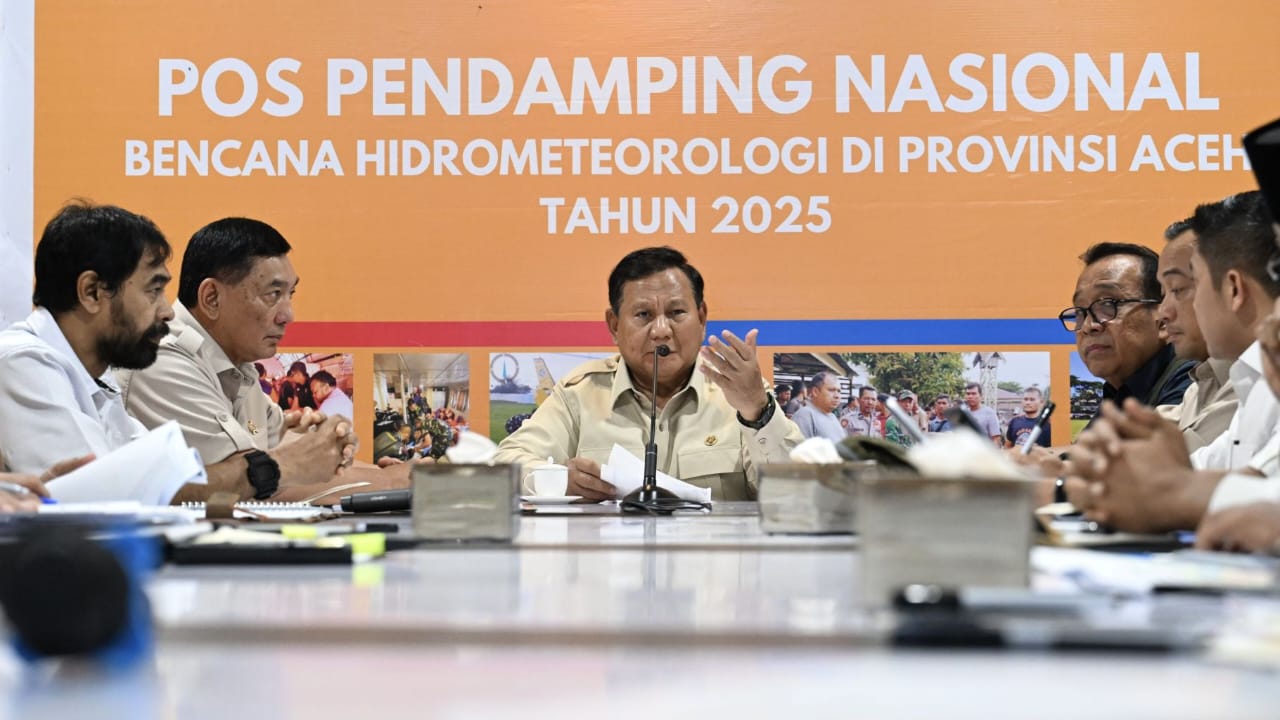 Menhan Hadiri Ratas Dipimpin Presiden untuk Perkuat Penanganan Bencana Aceh, Sumut, dan Sumbar