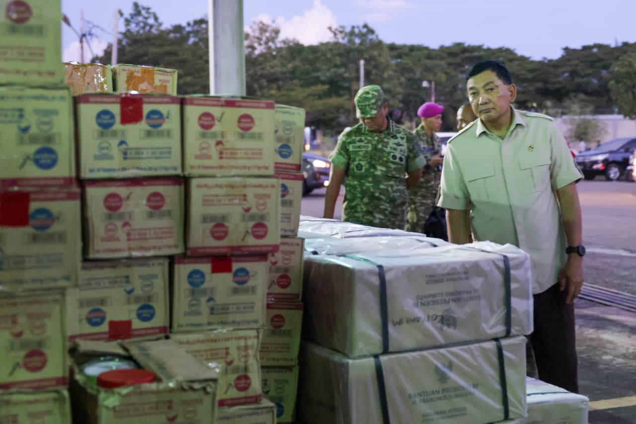 Menhan Tinjau Langsung Kesiapan Bantuan Kemanusiaan di Posko Terpadu Penanganan Bencana Alam Aceh