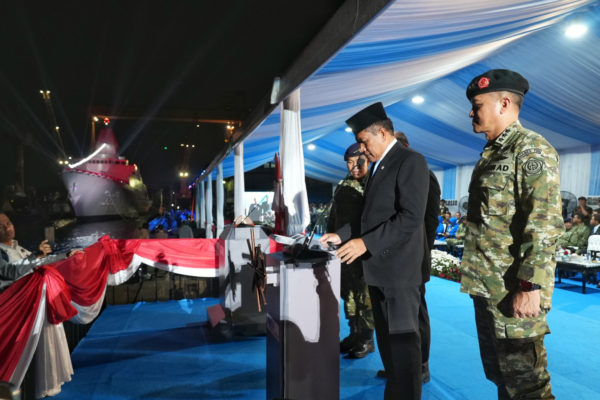 Wamenhan Pimpin Shipnaming dan Launching KRI Balaputradewa-322, Wujudkan Kemandirian Pertahanan Maritim Indonesia