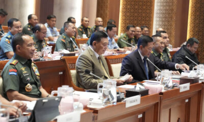 Menhan Hadiri Raker Komisi I DPR RI, Bahas Evaluasi Program Kemhan–TNI 2025 dan Rencana 2026