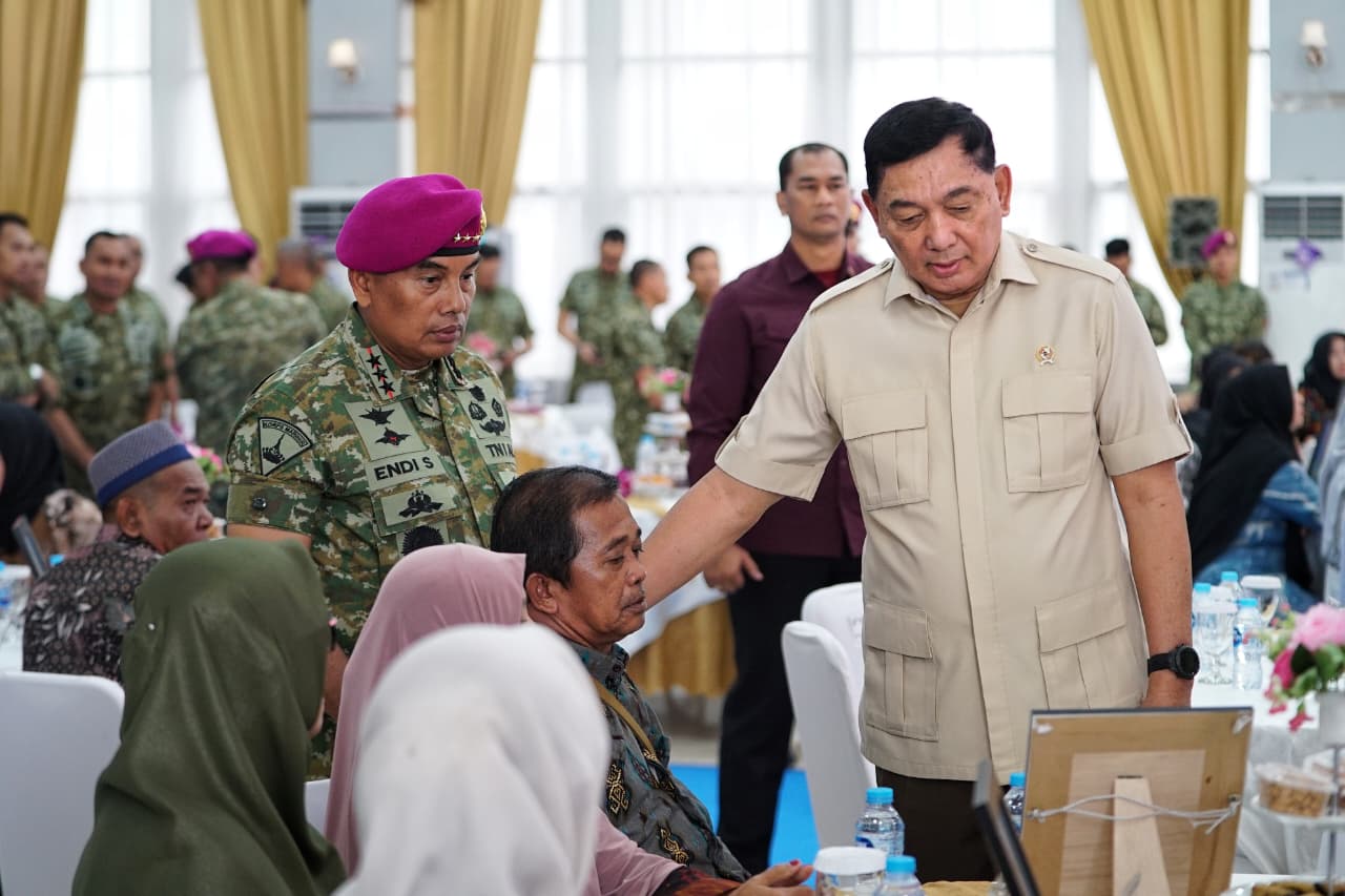 Kunjungi Mako Kormar, Menhan Beri Dukungan Moril Keluarga Prajurit
