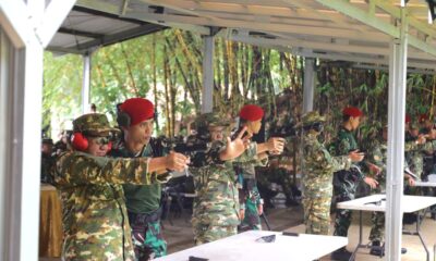 Peserta Retret PWI Latihan Menembak di Batalyon 13 Grup 1 Kopassus