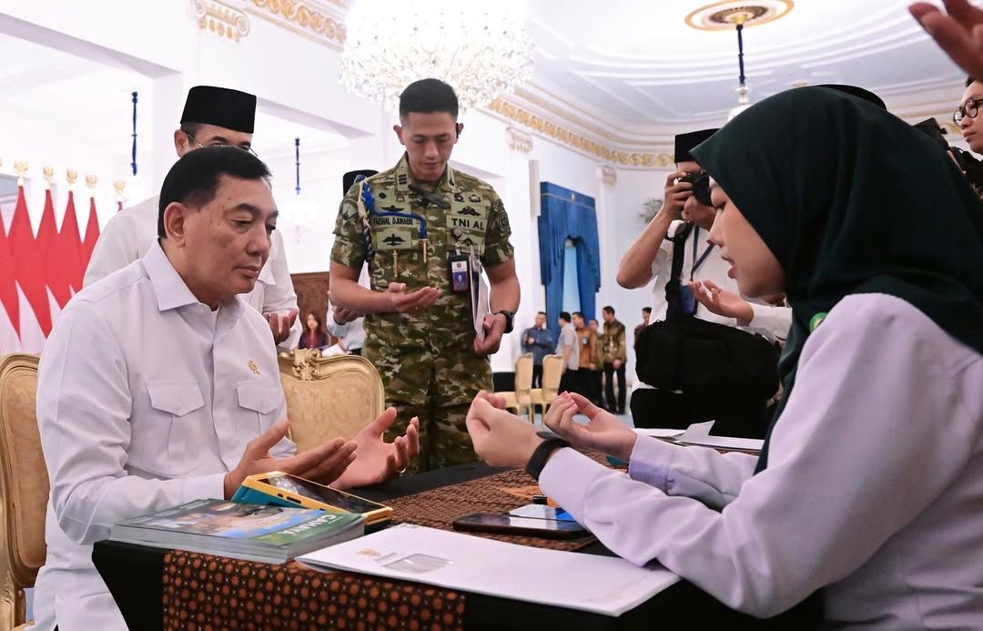Dipimpin Presiden, Menhan Tunaikan Zakat di Istana Negara