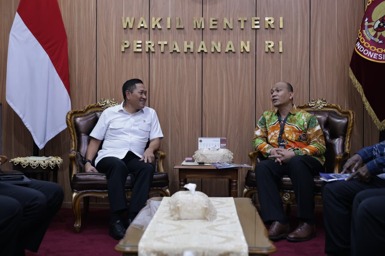 Wamenhan RI Mewakili Menhan Terima Audiensi IA ITB Pengda Papua dan Papua Barat