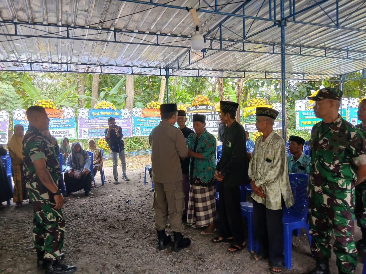 Duka Mendalam, Rumah Duka Kopda Farizal Terus Didatangi Pelayat