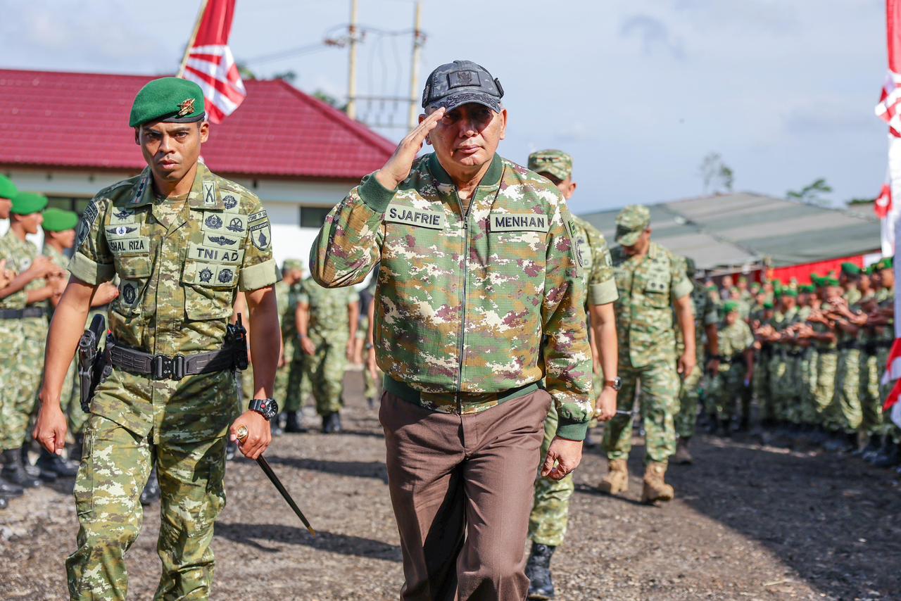 Menhan RI Kunjungi Yonif TP 836/Brahma Yodha, Tegaskan Komitmen Pengabdian Prajurit