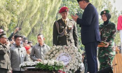 Menhan Sjafrie Hadiri Pemakaman Militer Mayor Inf Anumerta Zulmi Aditya di TMP Cikutra