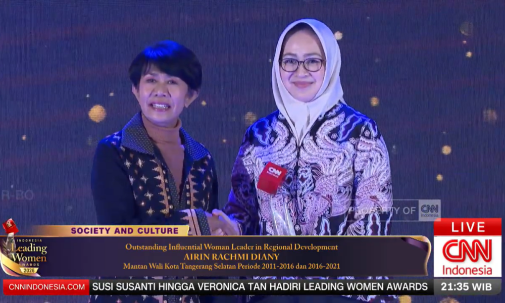 Airin Rachmi Diany Raih Penghargaan Outstanding Influential Woman Leader in Regional Development dari CNN Indonesia