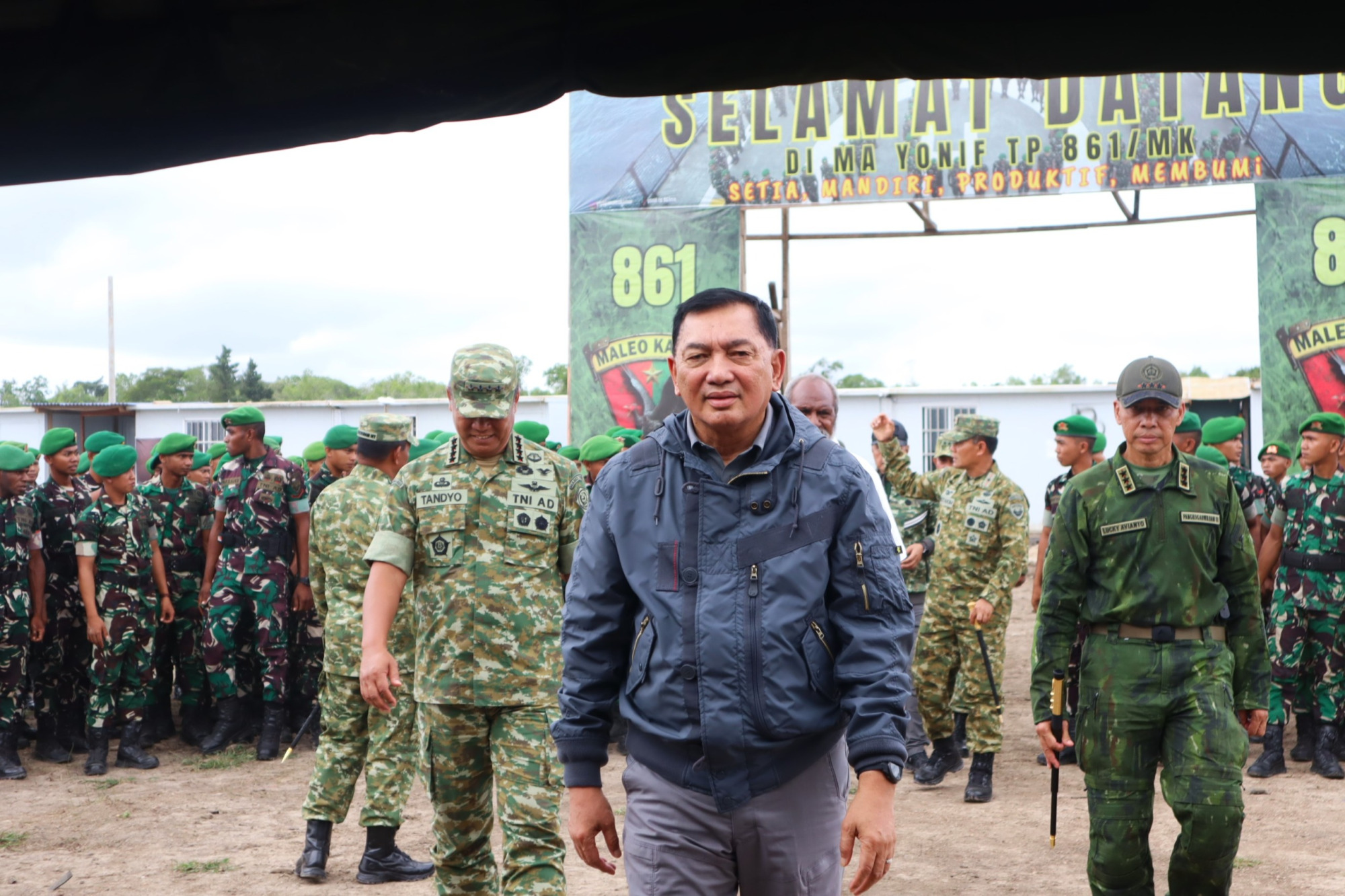Menhan Sjafrie Berikan Motivasi dan Arahan kepada Prajurit Yonif TP 861/Maleo Kamur di Papua Selatan