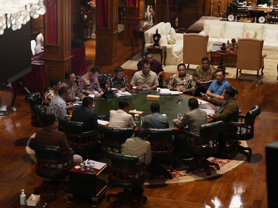Menhan Sjafrie Hadiri Rapat Terbatas Bersama Presiden di Hambalang