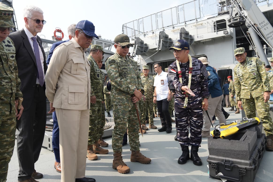 Wamenhan RI Sambut Kedatangan KRI Canopus-936, Perkuat Kapasitas Pertahanan Maritim Nasional