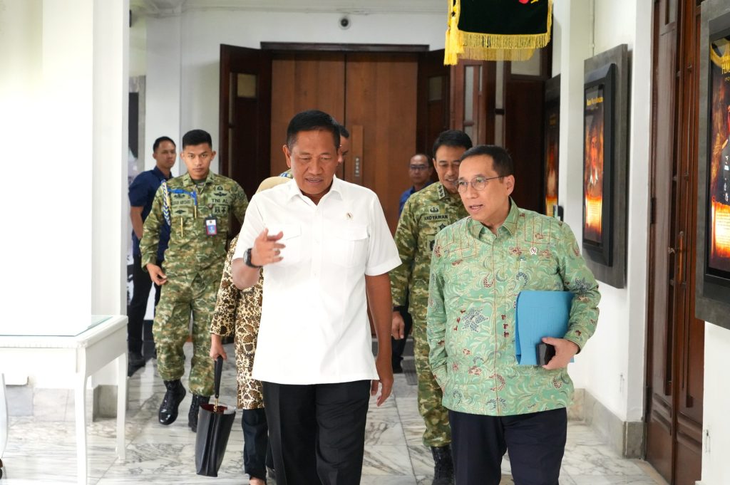 Wamenhan RI Terima Kunjungan Wamen PPN/Waka Bappenas Bahas Optimalisasi Bandara dan Industri Pertahanan