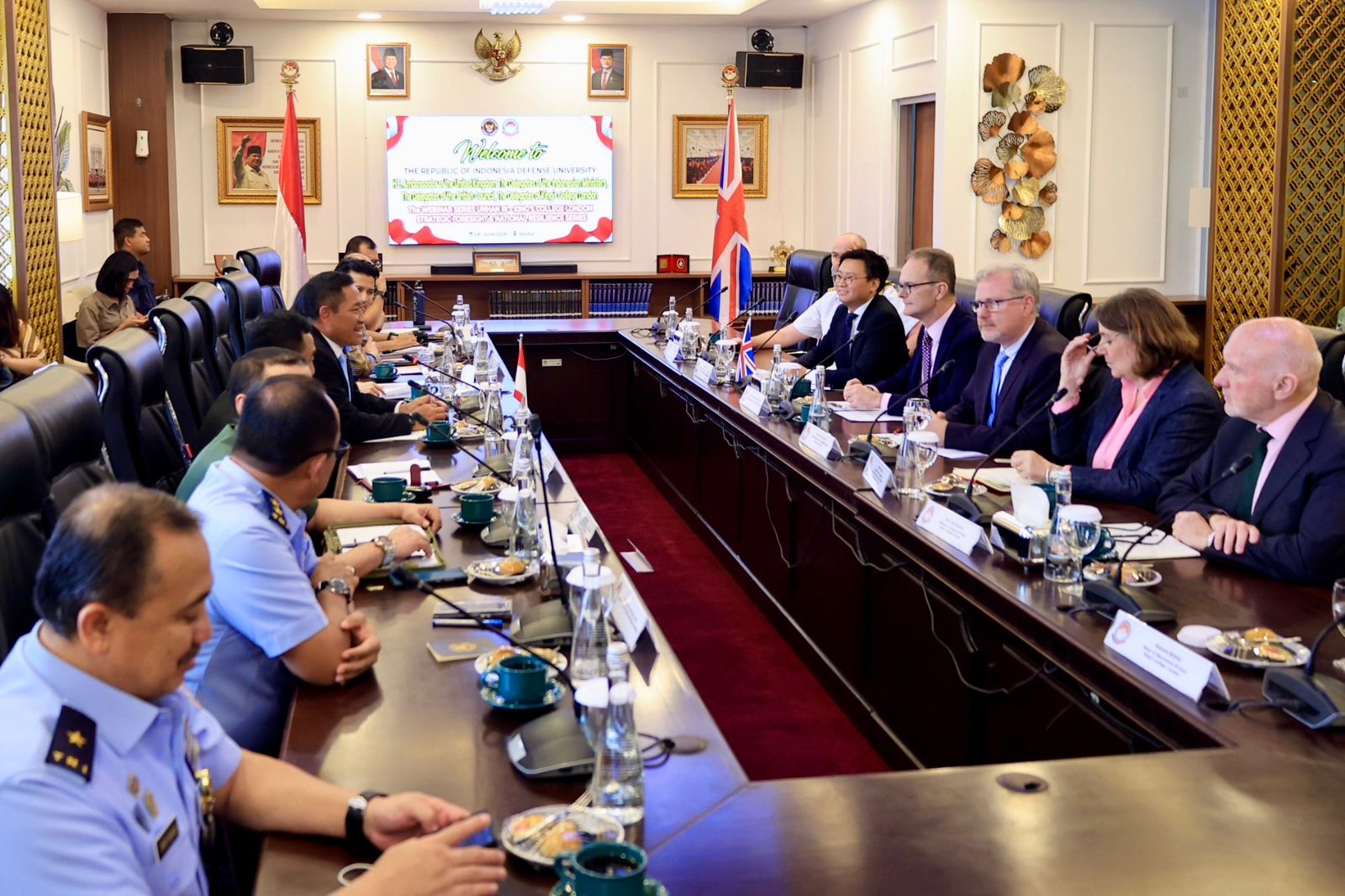 Hadiri High Level Meeting dan Webinar Unhan RI–King’s College London, Wamenhan RI Perkuat Kolaborasi Pendidikan Pertahanan