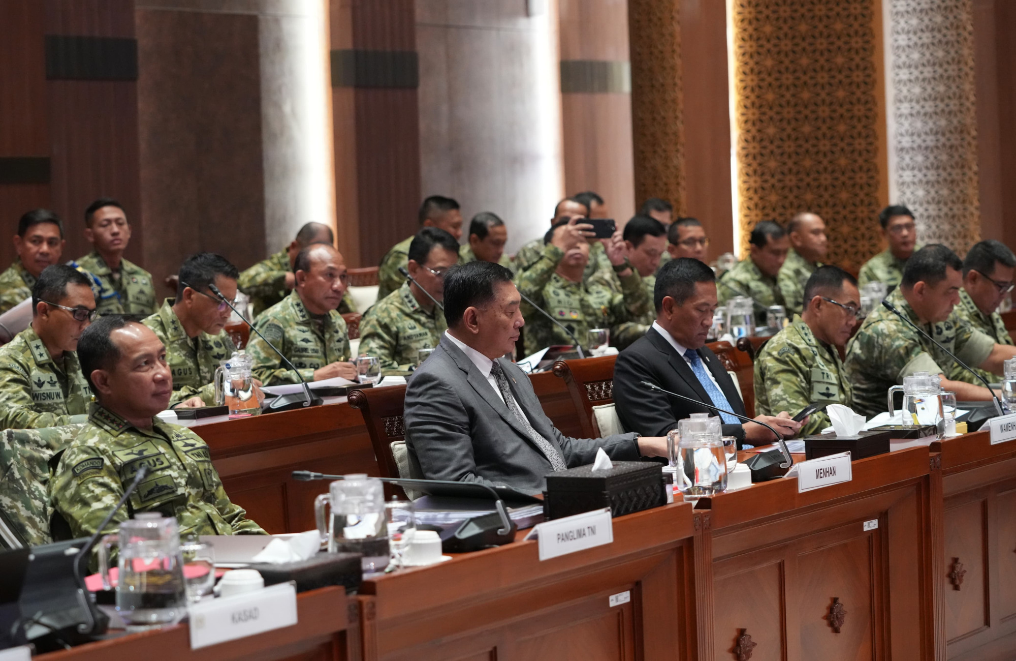 Menhan Hadiri Raker Komisi I DPR RI, Bahas RKA dan RKP Kemhan/TNI TA. 2027