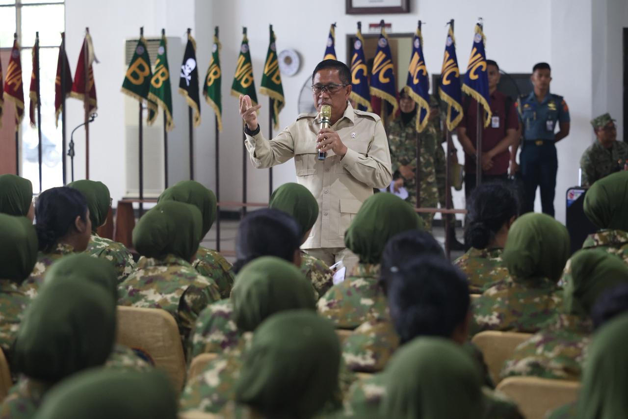 Wamenhan RI Berikan Pengarahan kepada Serdik KDKMP-KNMP, Tekankan Semangat Bela Negara dan Pembentukan Karakter