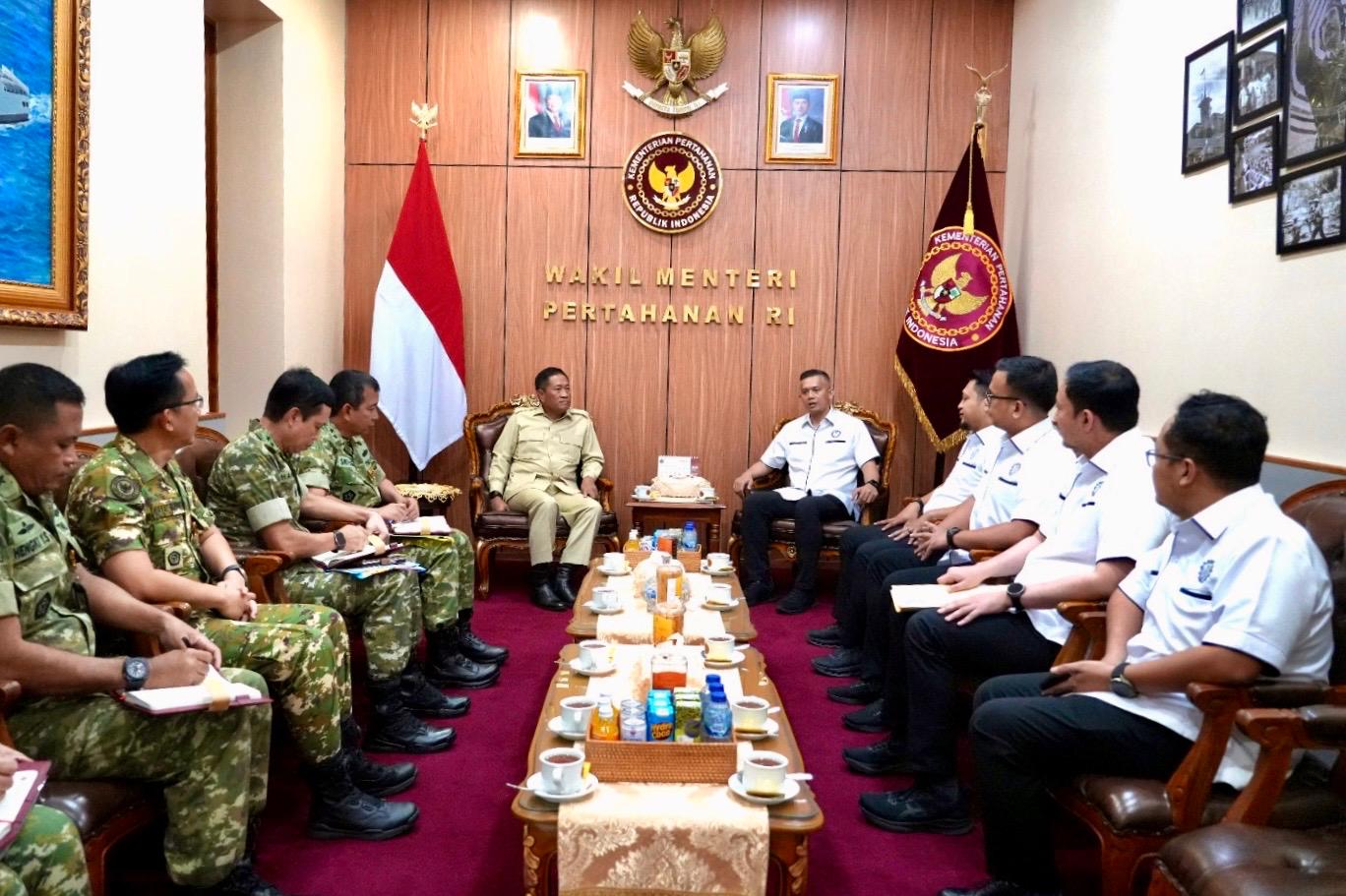 Wamenhan RI Terima Audiensi Ketum DPP Serikat Pekerja BPJS Ketenagakerjaan, Bahas Penguatan Sinergi dan Perlindungan Ketenagakerjaan