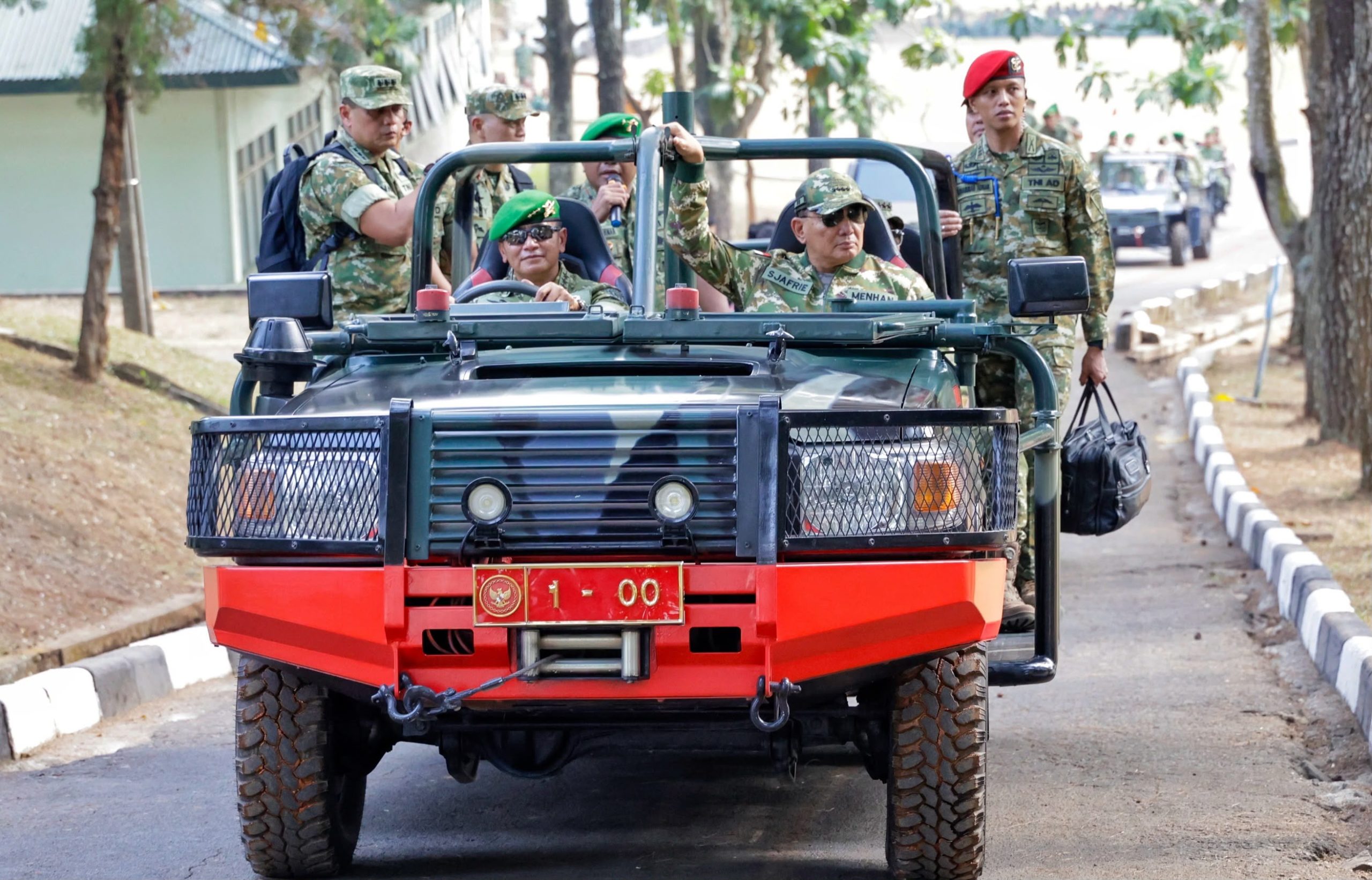 Kunjungi Pusdikif Pussenif, Menhan Sjafrie Dorong Pembentukan Prajurit TNI yang Profesional