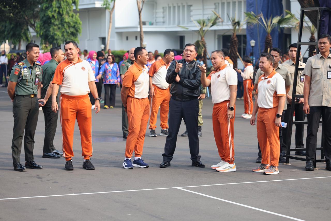 Menhan RI Berikan Semangat kepada Atlet Bola Voli Putri pada POR Kemhan Tahun 2026