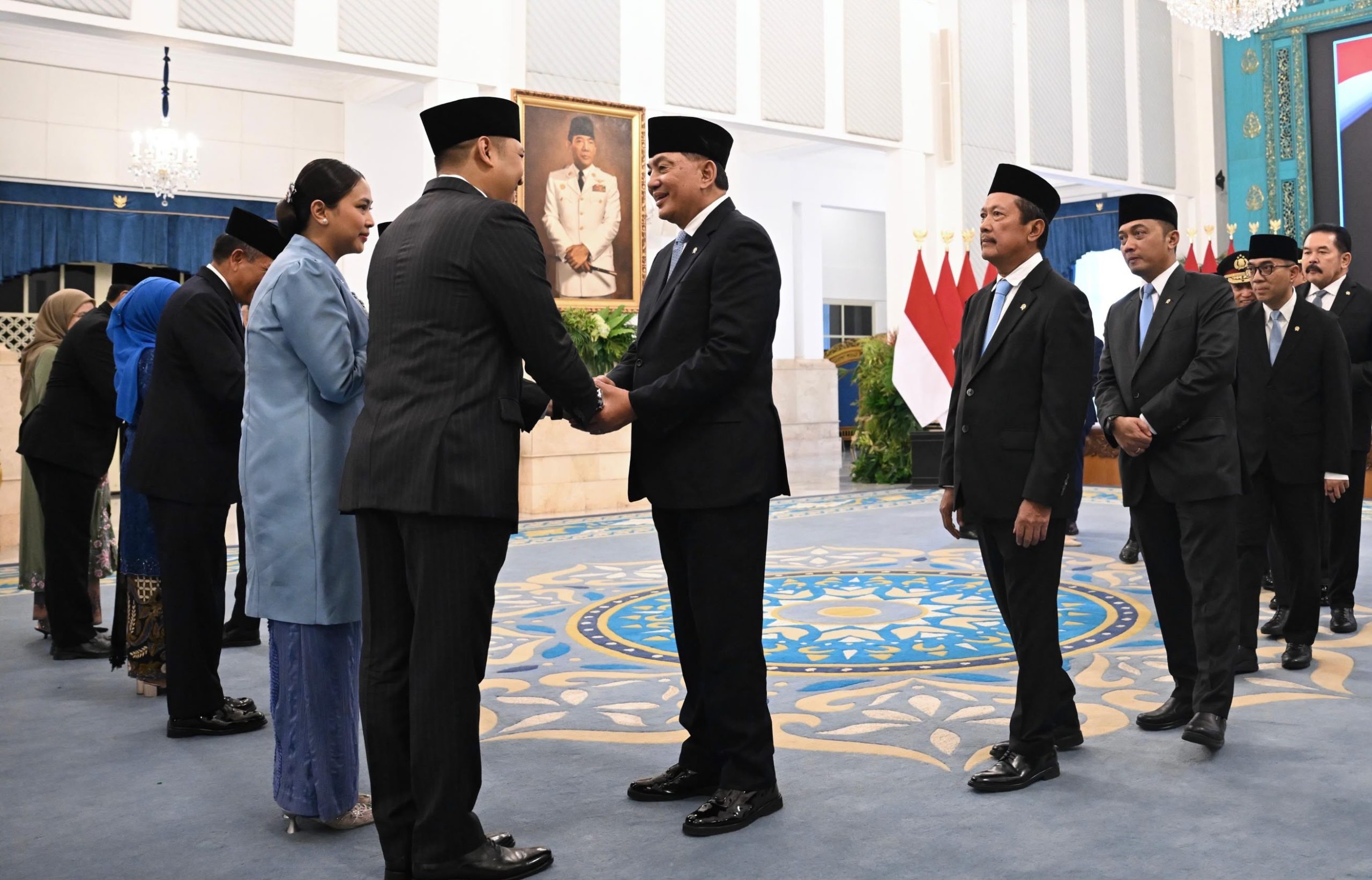 Menhan Sjafrie Hadiri Pelantikan Kepala BGN serta Pimpinan Universitas Republik Indonesia di Istana Negara