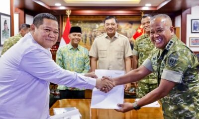 Menhan Sjafrie Terima Penyerahan PPKH Lahan Batalyon Infanteri Teritorial Pembangunan