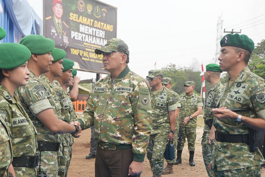 Menhan Tinjau Marshaling Area Yonif TP 941/Singa Perbangsa, Tekankan Pengabdian Prajurit untuk Rakyat dan Negara
