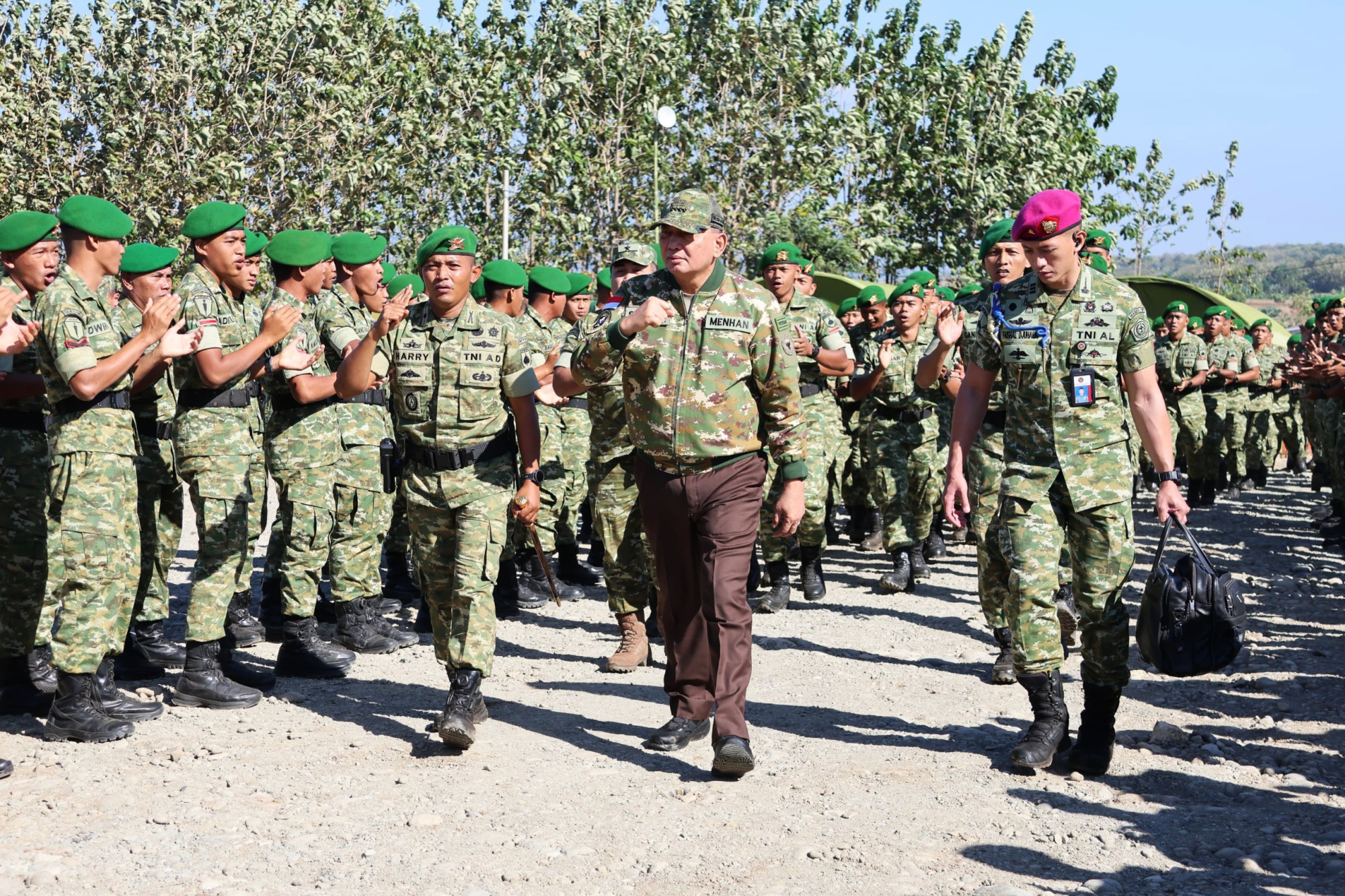Menhan Tinjau Yonif TP 935/Satria Bahurekso, Tekankan Kemanunggalan TNI dengan Rakyat dan Pembangunan Satuan Teritorial