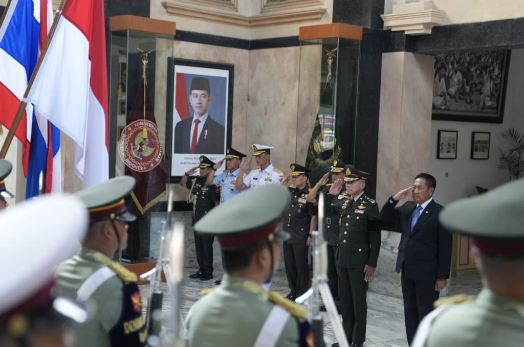 Wamenhan Donny Terima Kunjungan Kehormatan Panglima Angkatan Bersenjata Thailand