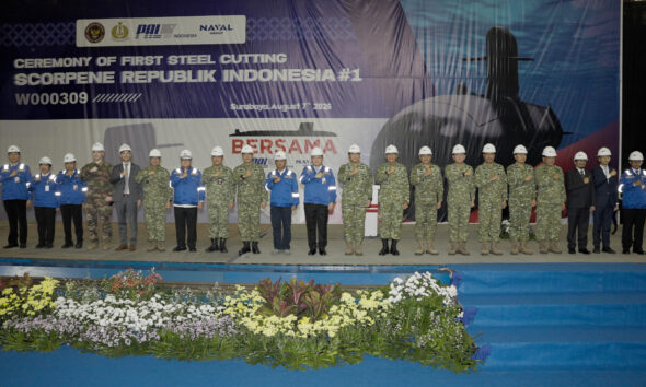 Sekjen Kemhan Hadiri Upacara First Steel Cutting Kapal Selam Scorpene Republik Indonesia