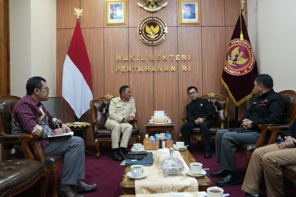Wamenhan Donny Terima Audiensi Kepala LAN Bahas Transformasi Pengembangan Aparatur