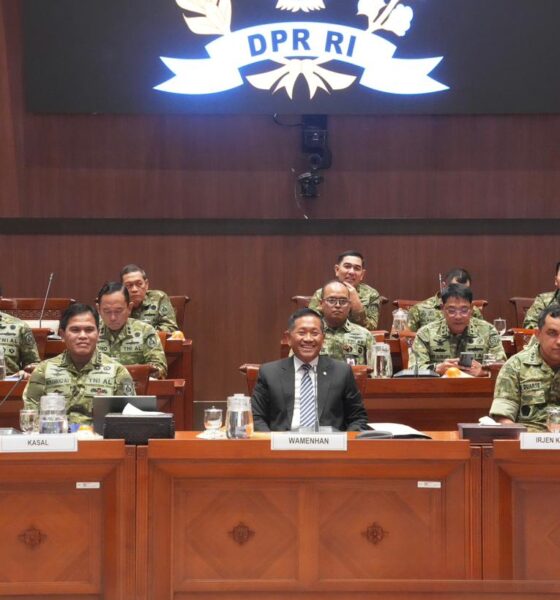 Wamenhan Hadiri Raker dengan Komisi I DPR, Persetujuan Lelang Eks KRI Ki Hajar Dewantara-364