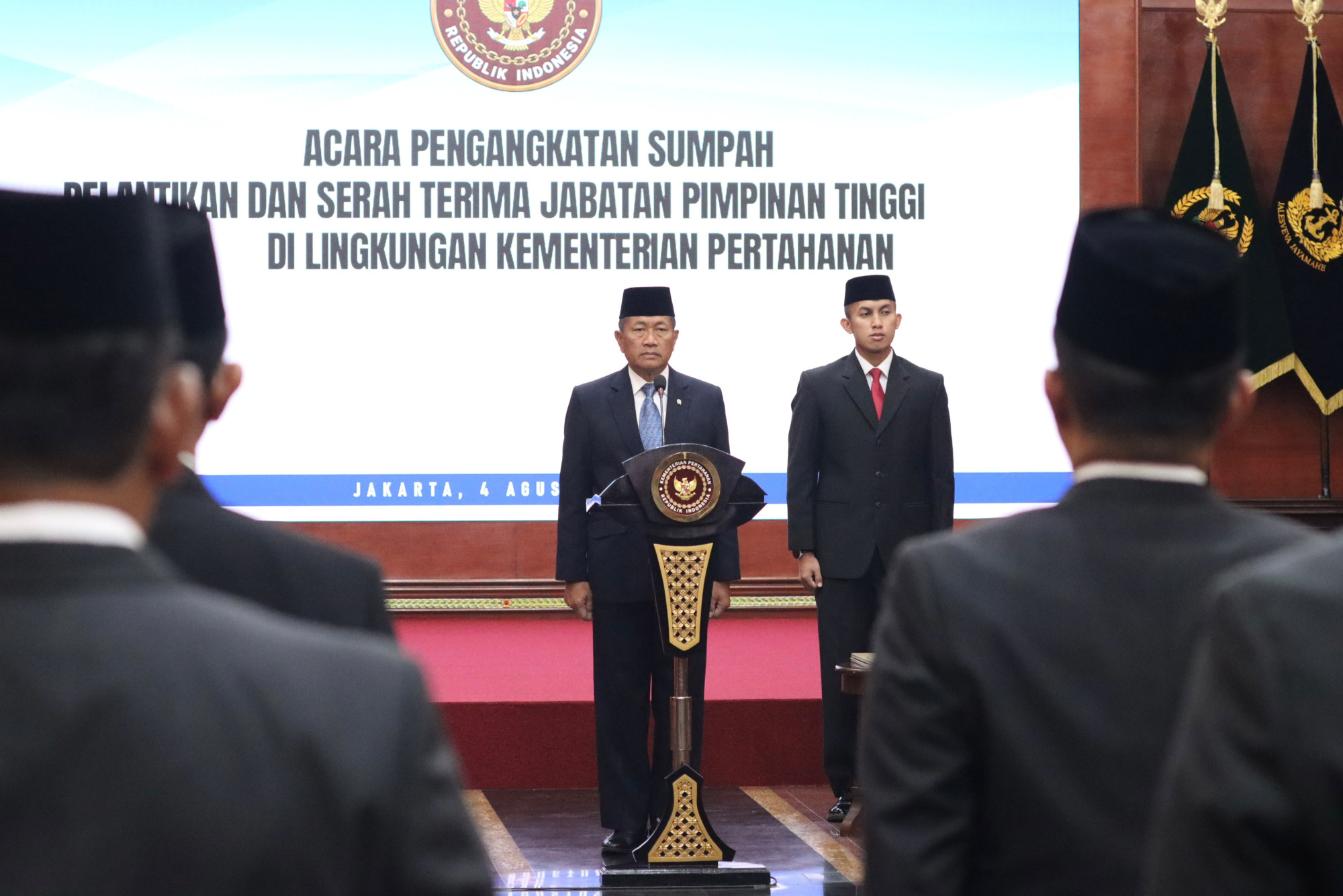 Wamenhan Pimpin Pengangkatan Sumpah, Pelantikan dan Serah Terima Jabatan Pimpinan Tinggi Kemhan