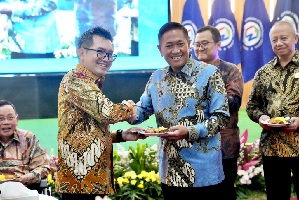 Wamenhan RI Selaku Gubernur URI Hadiri Tasyakuran dan Doa Bersama HUT ke-69 LAN RI