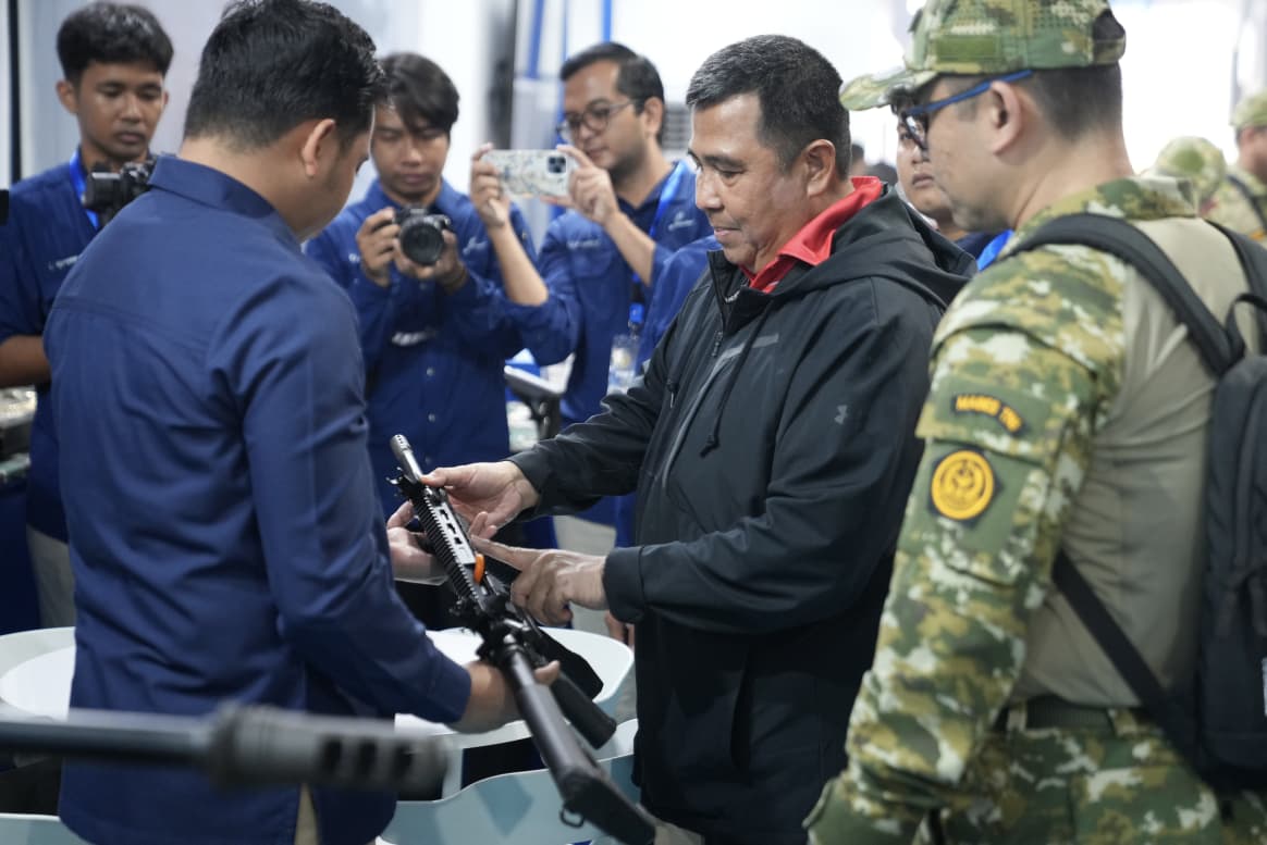 Kabaloghan Kemhan Tinjau Stan Kemhan pada TNI Fair 2026