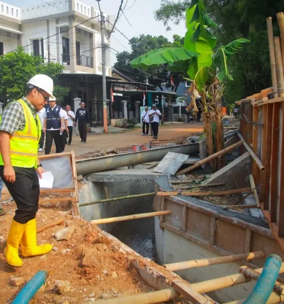Pilar Saga Ichsan Tinjau Pembangunan Turap di Vila Pamulang, Grand Serpong dan Bukit Nusa Indah
