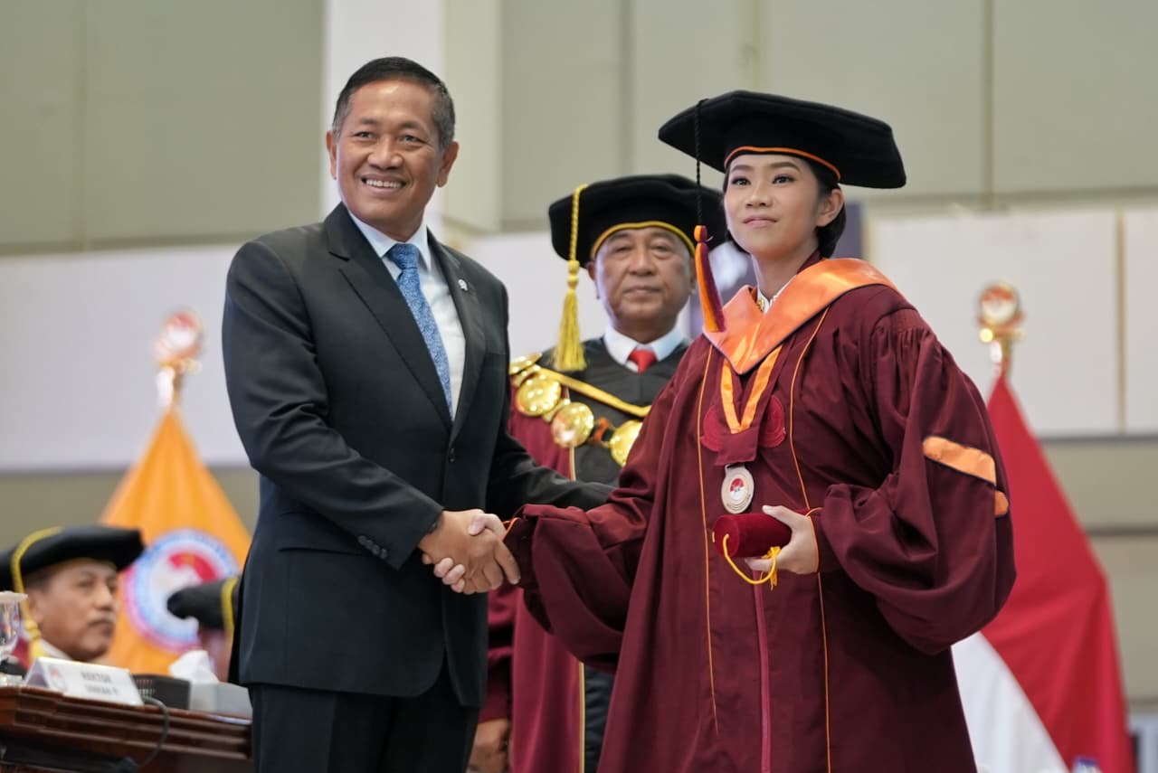 Wamenhan Hadiri Wisuda Unhan RI, Tekankan Pentingnya Integritas dan Nasionalisme
