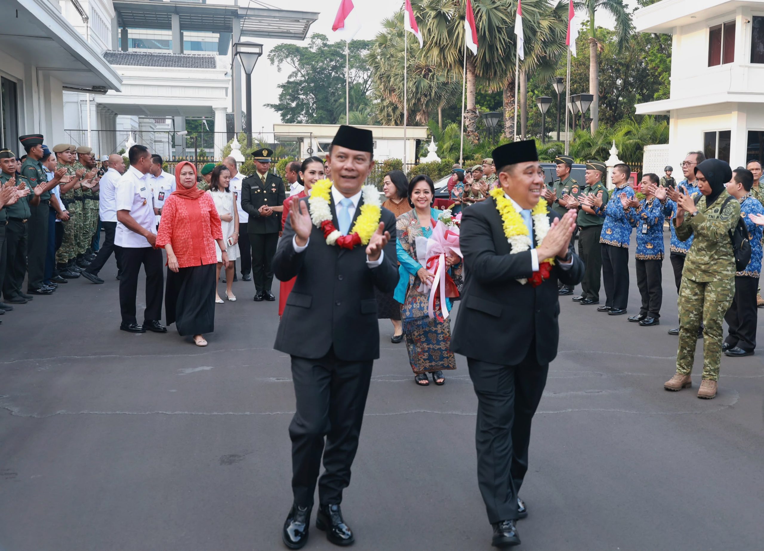 Keluarga Besar Kemhan Sambut Kedatangan Dua Wakil Menteri Pertahanan RI