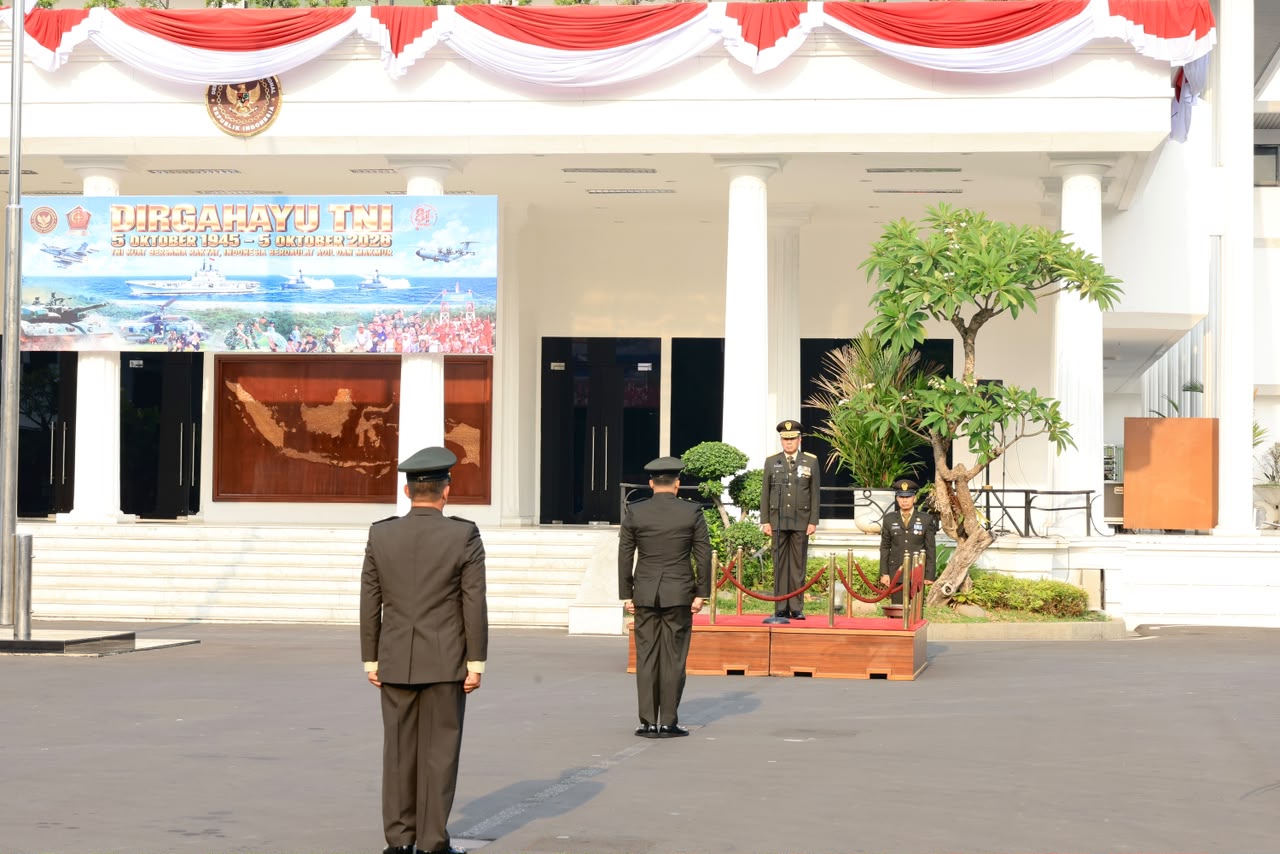 Kemhan Gelar Upacara HUT ke-81 TNI, Teguhkan Komitmen Perkuat Pertahanan Nasional