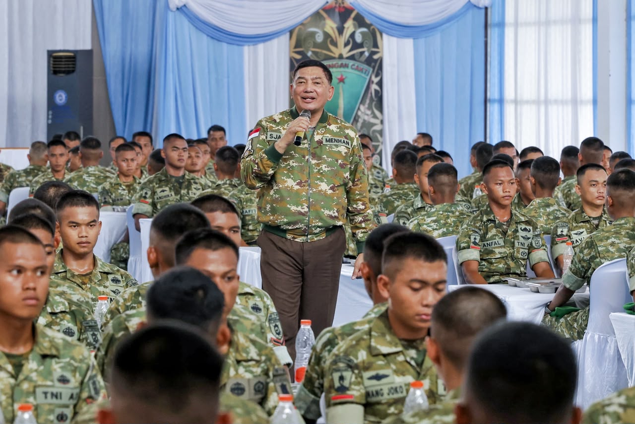 Kunker ke Kaltara, Menhan Sjafrie Tinjau Yonif TP 880/Banuanta di Bulungan: Tegaskan Kemampuan Tempur dan Teritorial Pembangunan untuk Kedaulatan Perbatasan