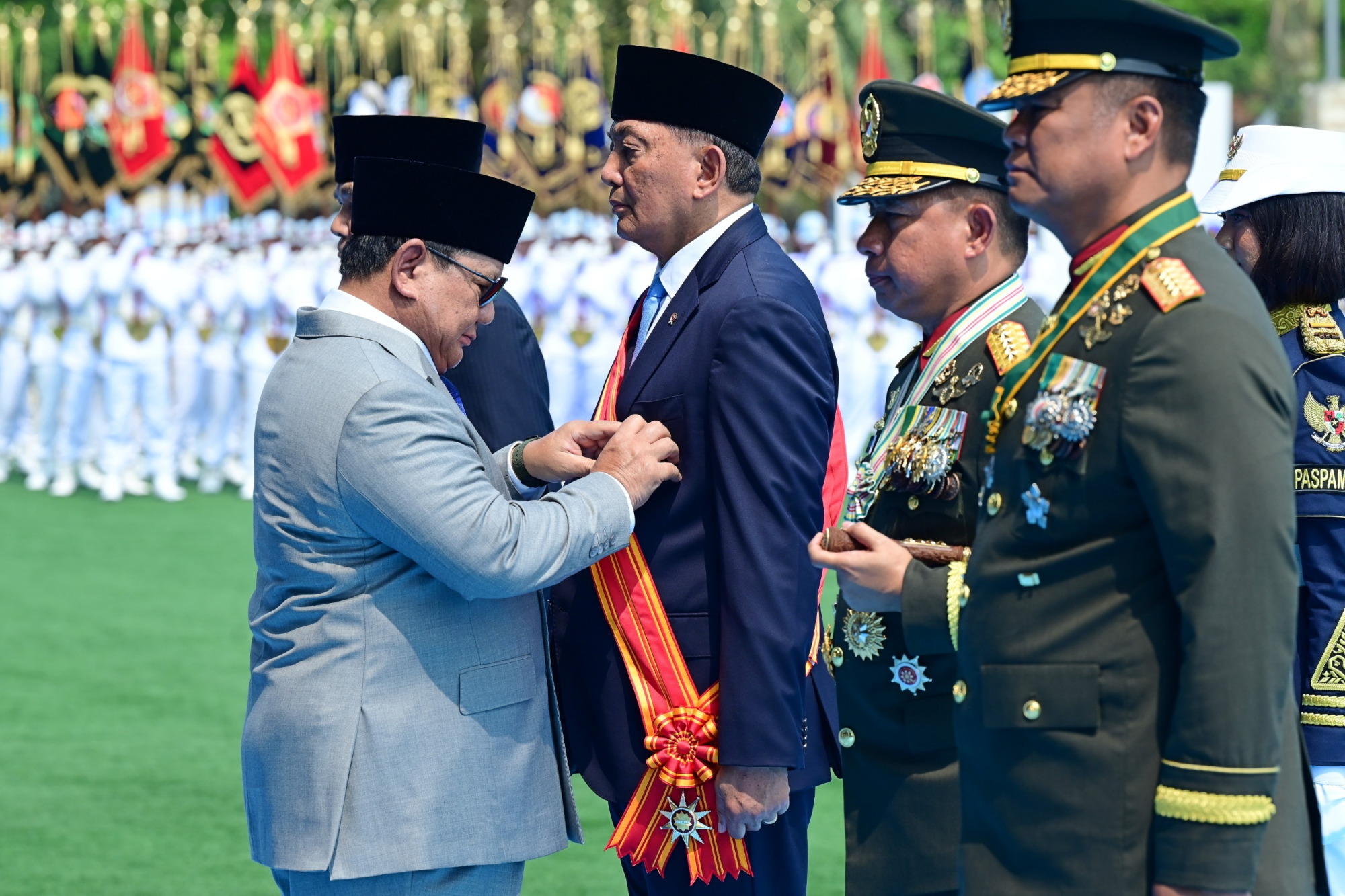 Menhan Hadiri HUT ke-81 TNI, Terima Bintang Mahaputera Adipurna