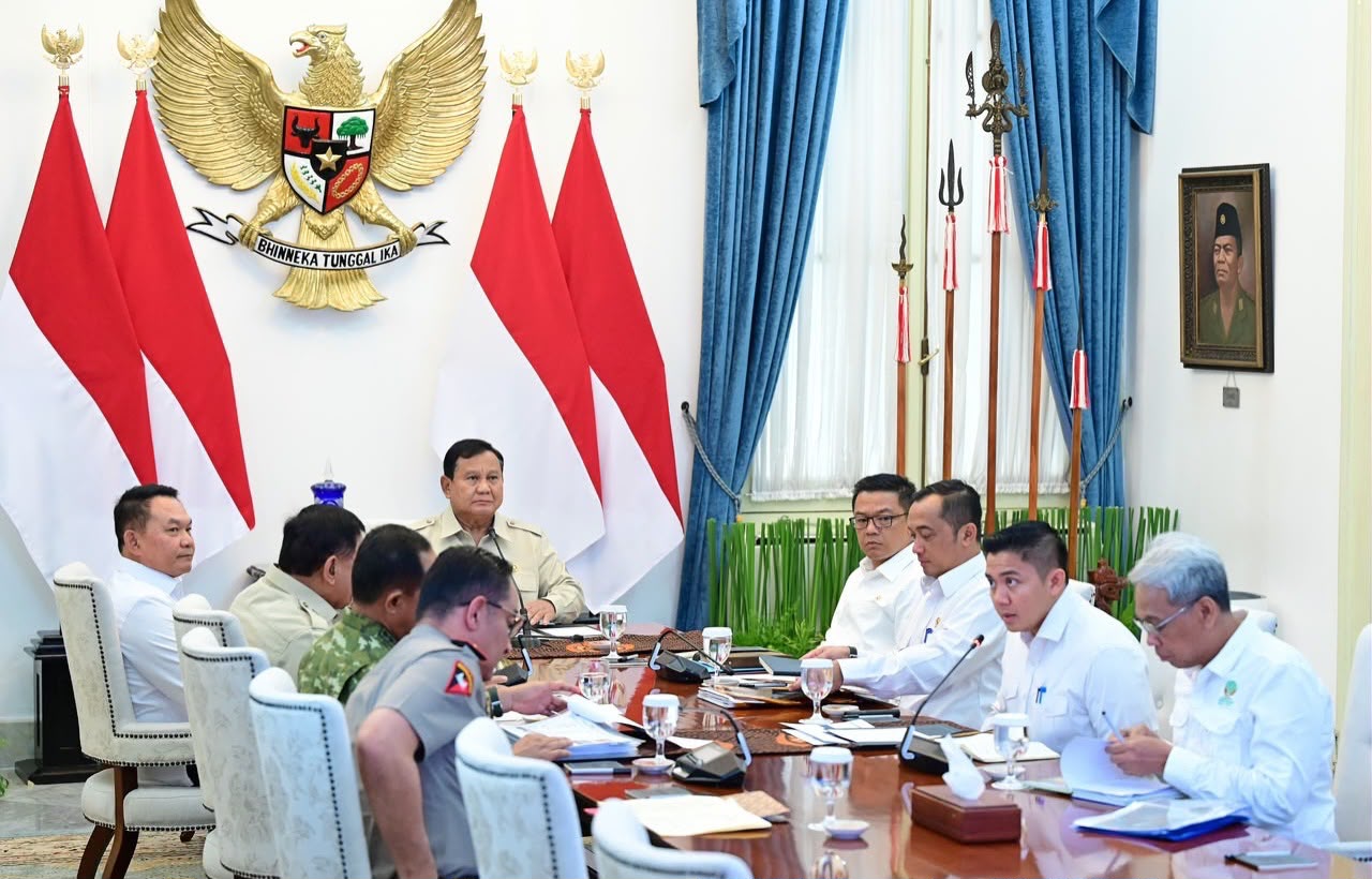 Menhan RI Hadiri Rapat Terbatas Bahas Penanganan Karhutla