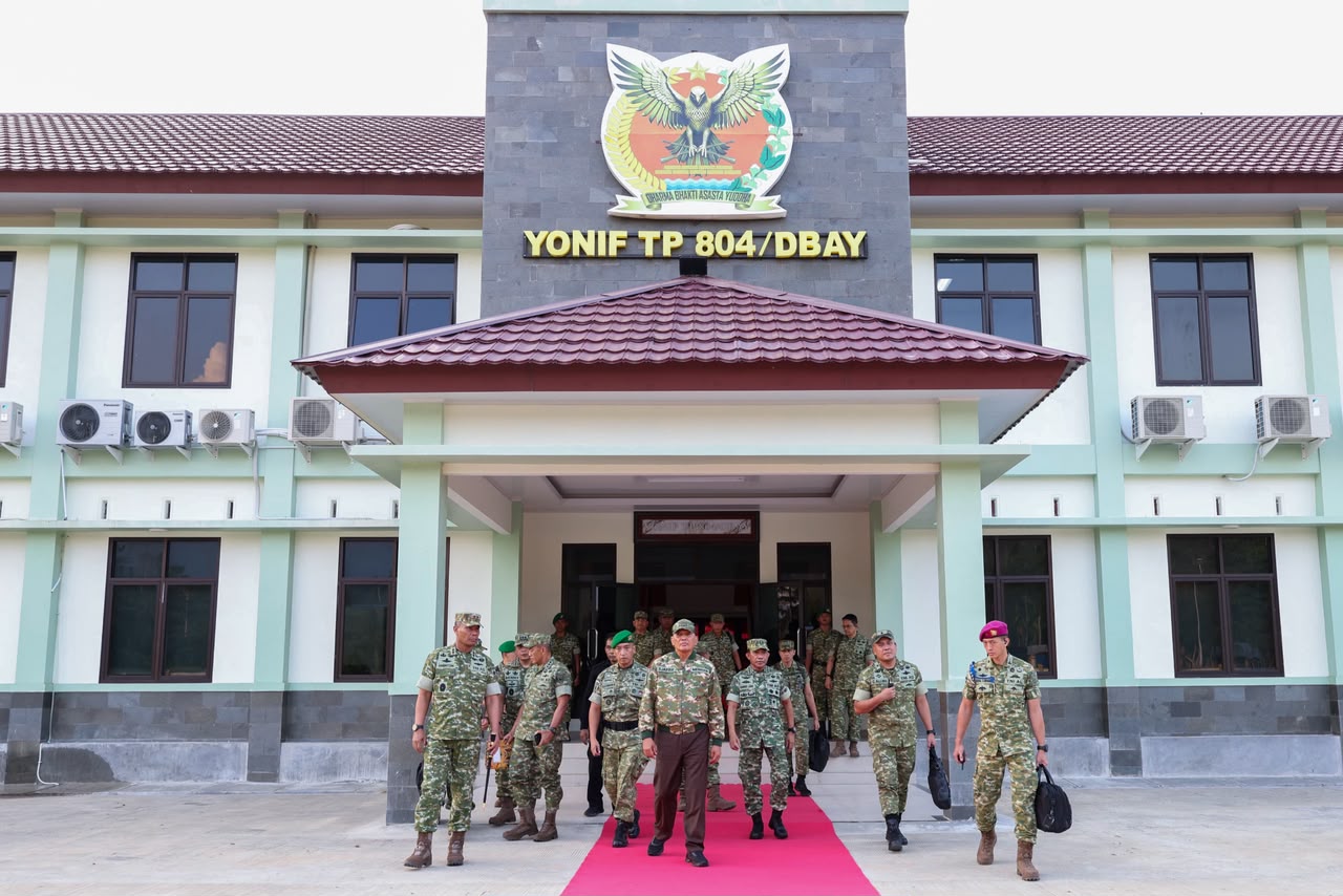 Menhan RI Tinjau Yonif TP 804/Dharma Bhakti Asasta Yuddha di Nabire