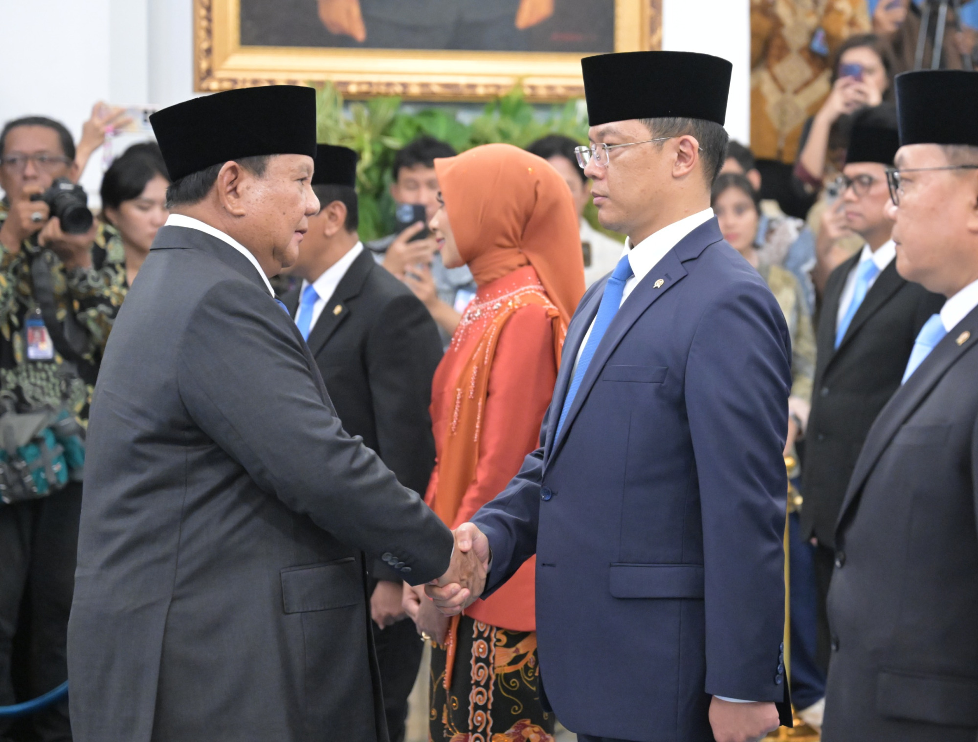Menhan Sjafrie Hadiri Pelantikan Pejabat Kabinet Merah Putih dan Penganugerahan Tanda Kehormatan