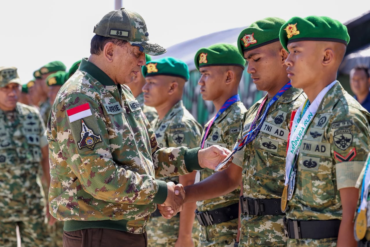 Menhan Sjafrie Kunjungi Yonif TP 876/Palatana di Sumba Timur, Tegaskan Peran Prajurit