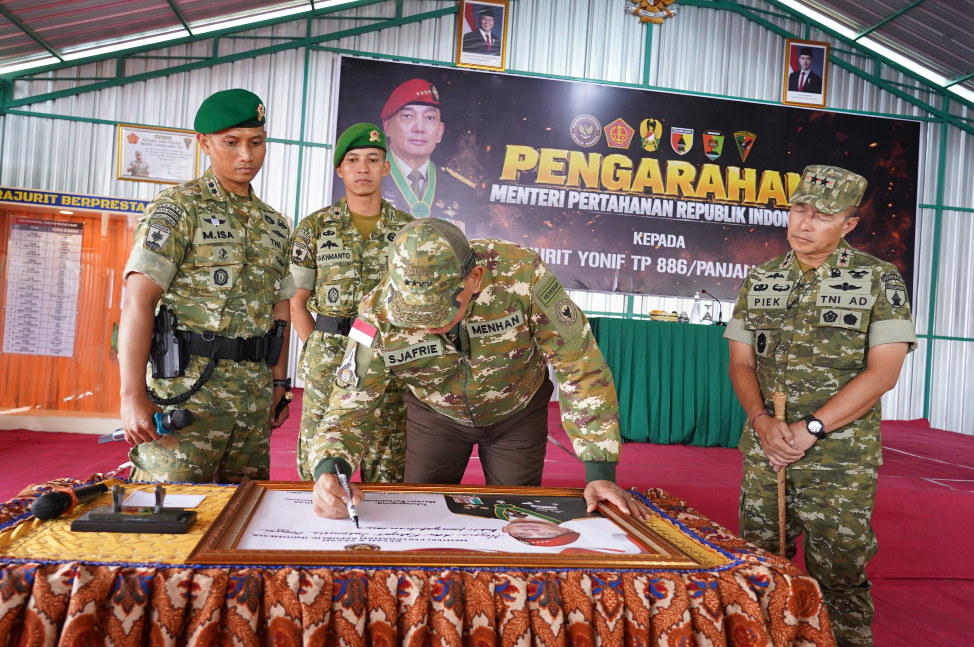 Menhan Tinjau Yonif TP 886/PJ di Tulungagung, Tekankan Kesiapsiagaan Prajurit Hadapi Risiko Kebakaran dan Kemampuan Tempur