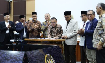 Komisi VIII Tetapkan BPIH 2027, Biaya Pelunasan Jemaah Haji Turun